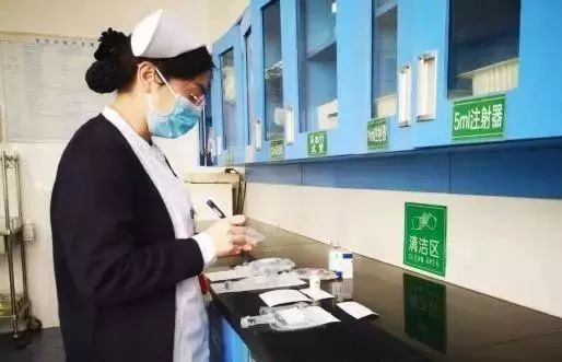 滴滴打針 現(xiàn)身昆明 衛(wèi)計委提醒 暫勿選擇 網(wǎng)約護士 服務